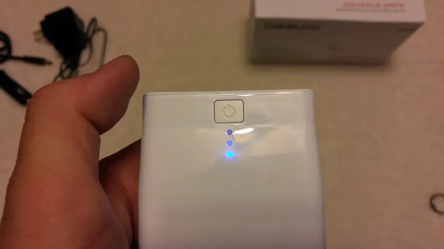 The Gooloo charger shows the level of charge the power bank has left.