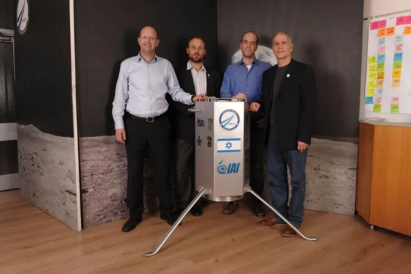 spaceil-co-founders-with-the-ceo-and-the-spacecraft