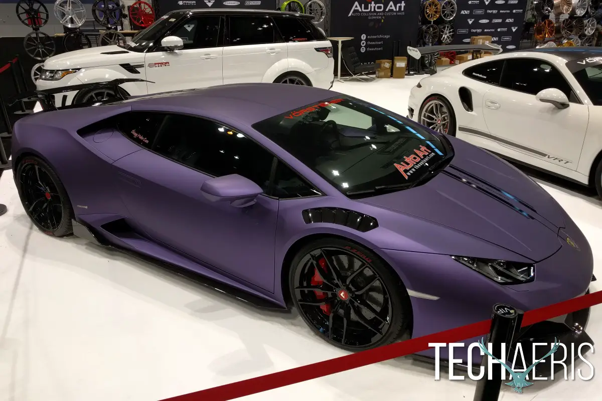 2016 Chicago Auto Show - purple matte lambo