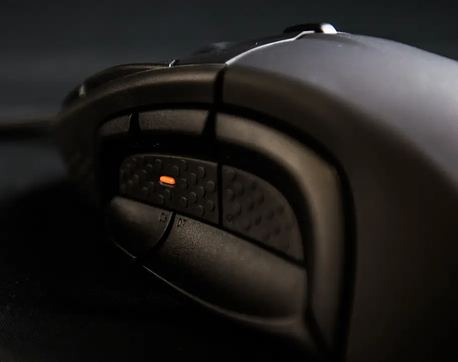 steelseries-rival-500-flick-down-switches