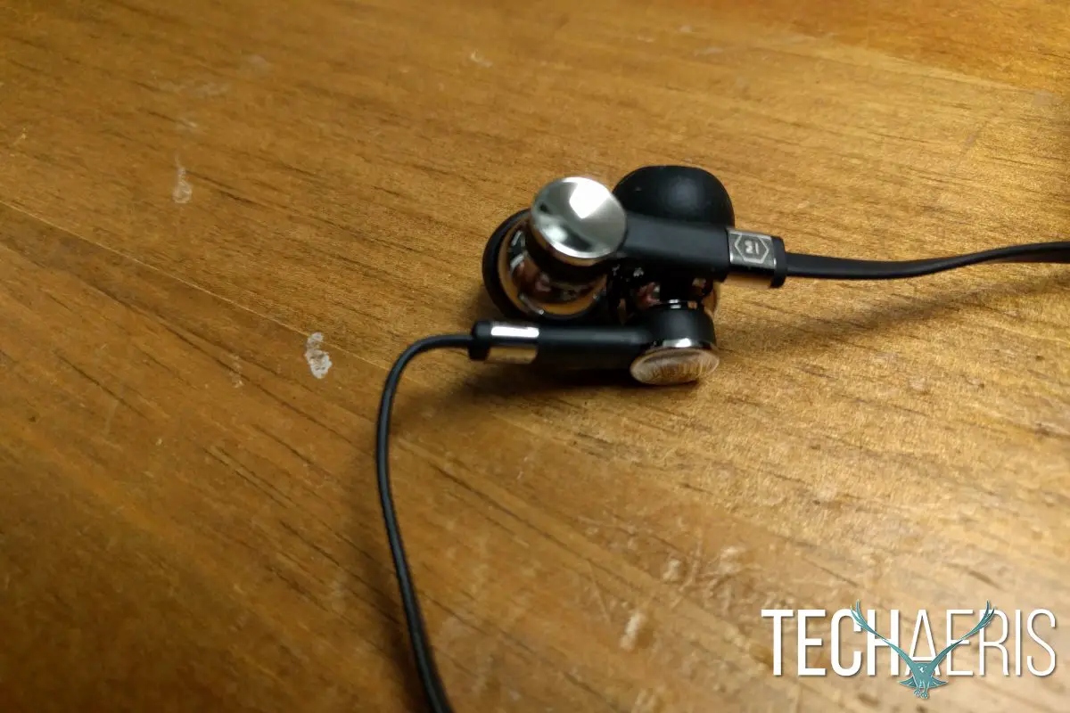 master-dynamic-me05-review-earbud-side-detail