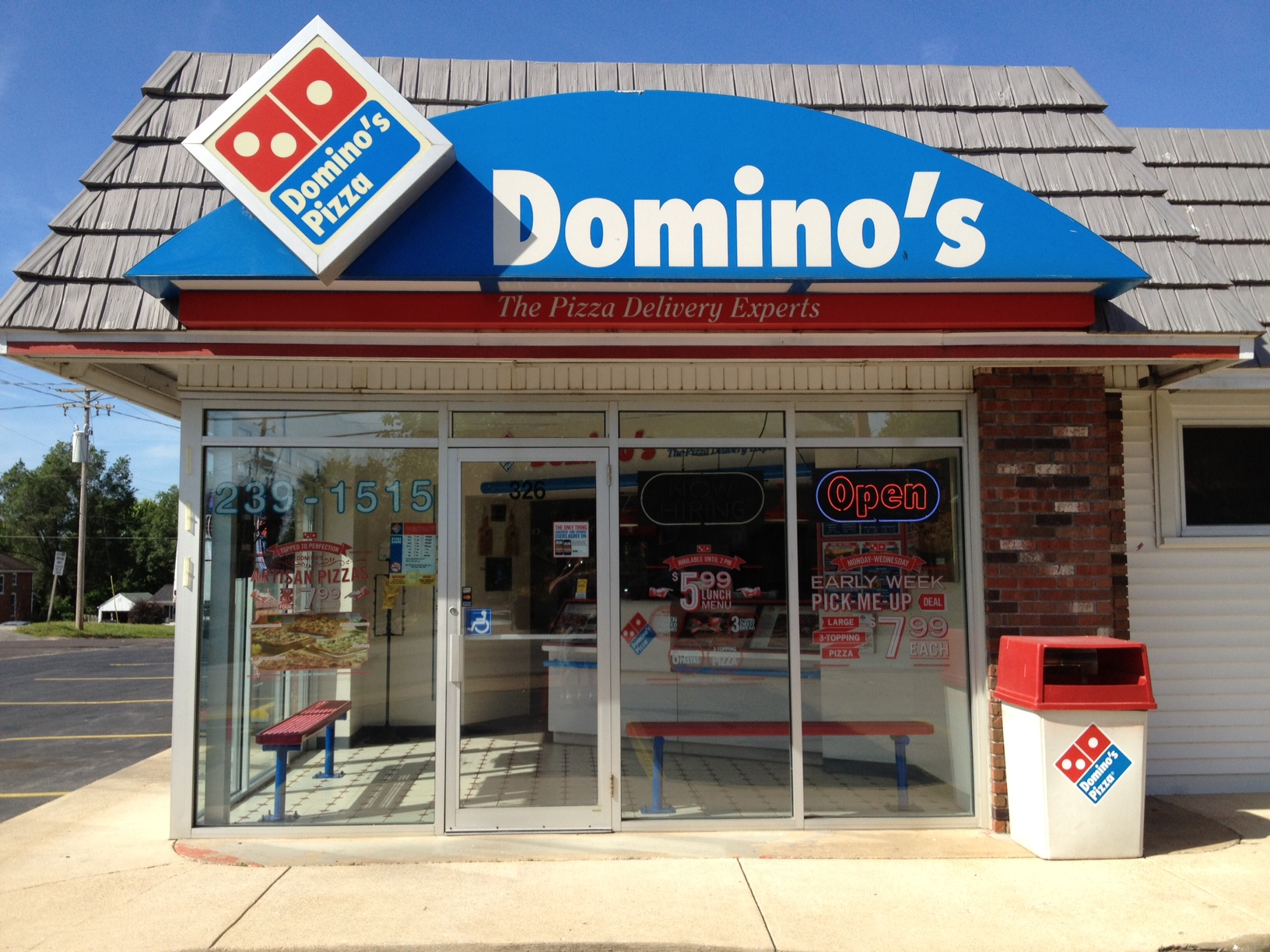 Dominos-Pizza-Store