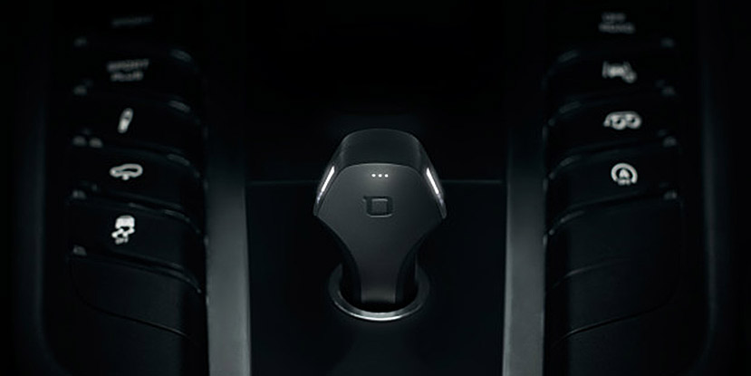Zus_Smart_Car_Charger