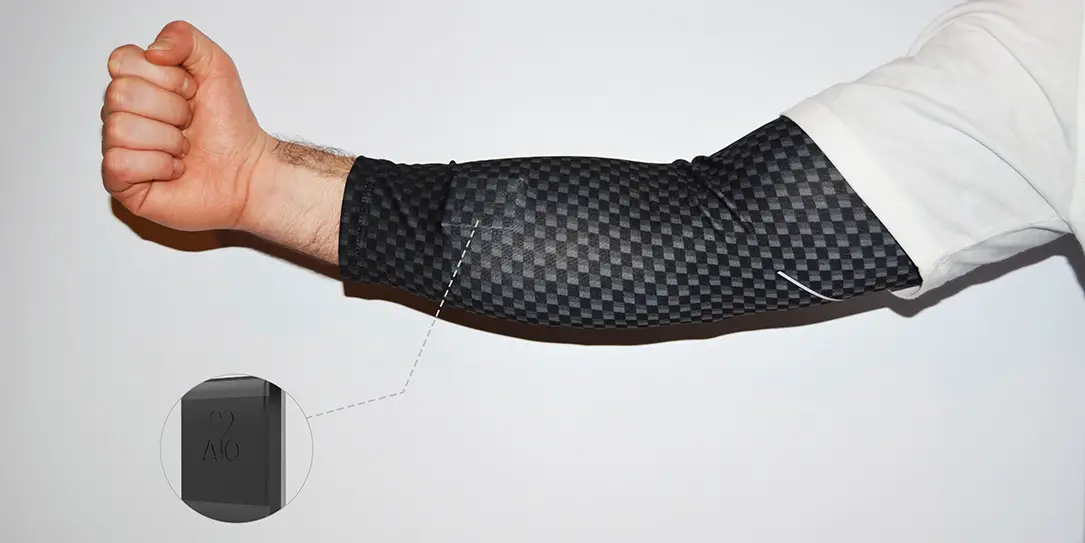 AIO compression sleeve image with tracker