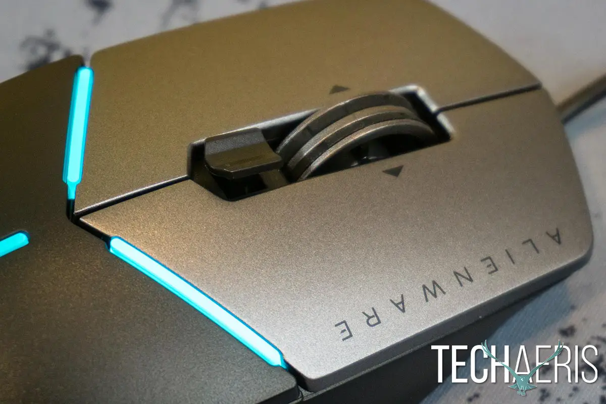 Alienware-Advanced-Gaming-Mouse-review-04