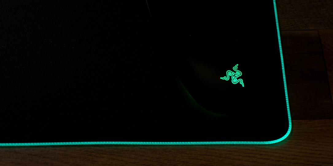 schermutseling lettergreep Arresteren Razer Goliathus Chroma review: RGB lighting comes to soft surfaced mouse  pads