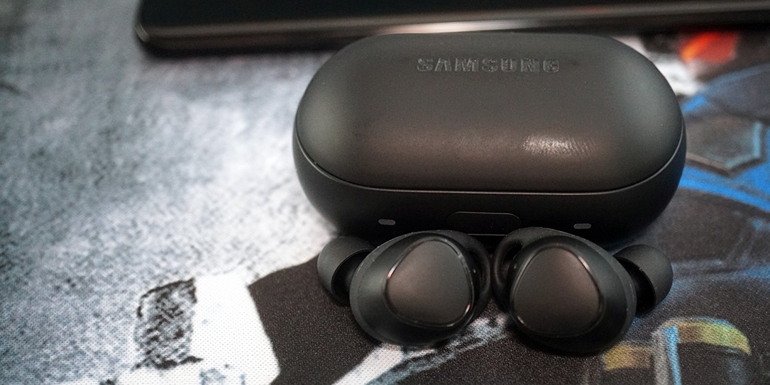 Lengua macarrónica grandioso Uganda Samsung Gear IconX 2018 review: The perfect compliment to your Galaxy device