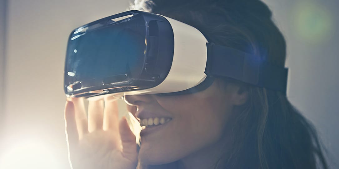 virtual-reality-girl-metaverse technology 