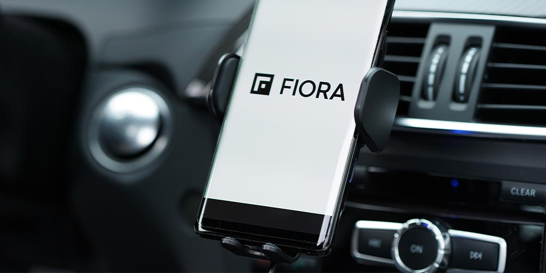Fiora Ultimate Wireless Car Charger with phone