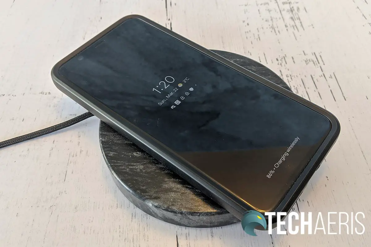 Charging the Pixel 4 XL on the Eggtronic Wireless Charging Stone