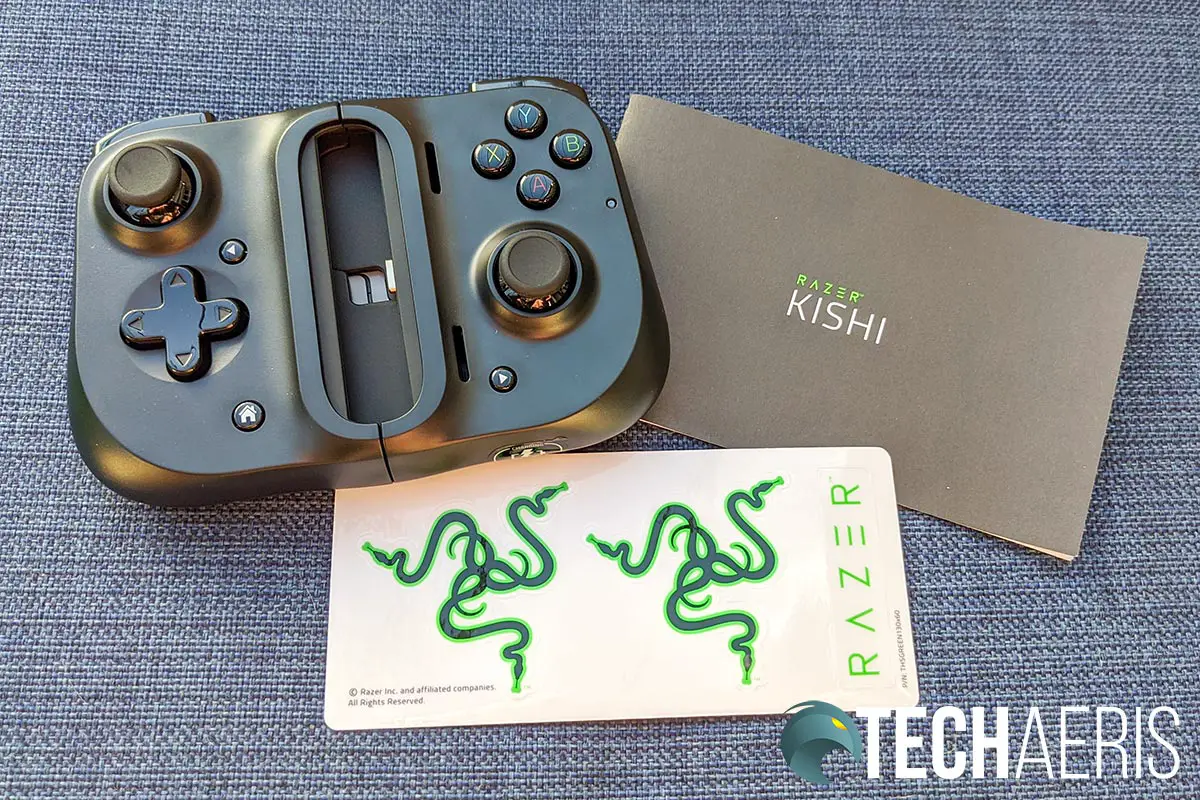 What's included with the Razer Kishi Universal Gaming Controller for Android