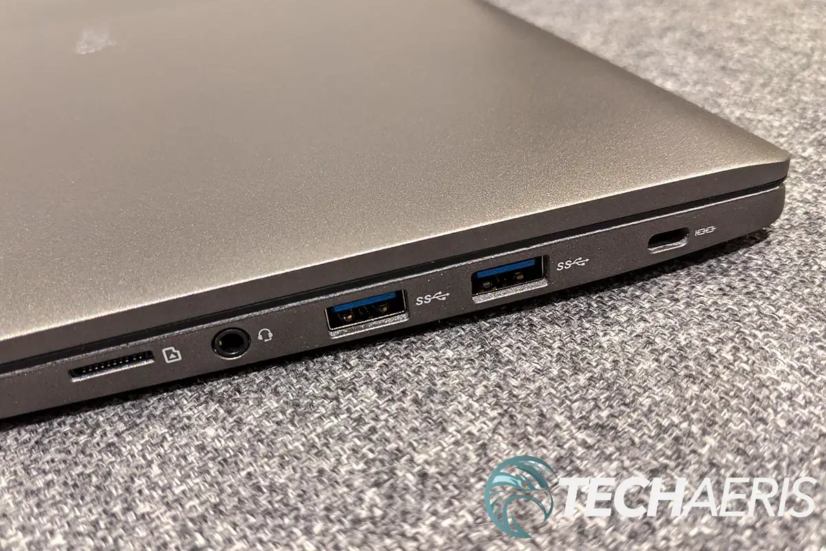 The ports on the right side of the LG gram for business 17-inch laptop
