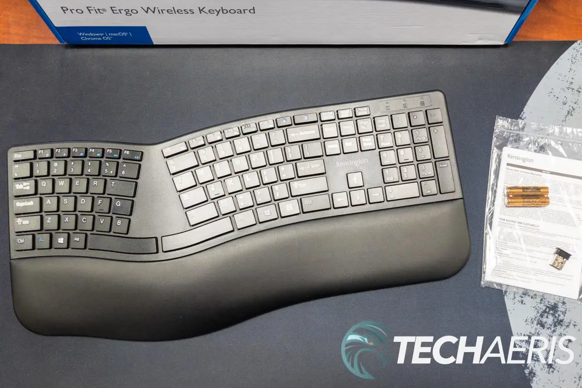 What's included with the Kensington Pro Fit Wireless Keyboard