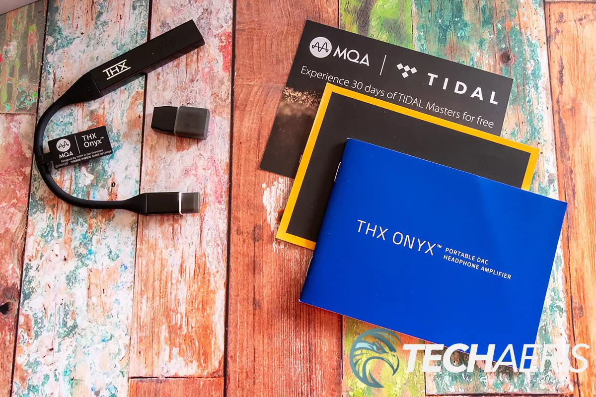 What's included with the THX Onyx Portable DAC Headphone Amplifier