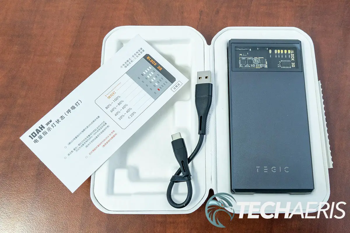 What's included with the Tegic BLOCK 30 power bank
