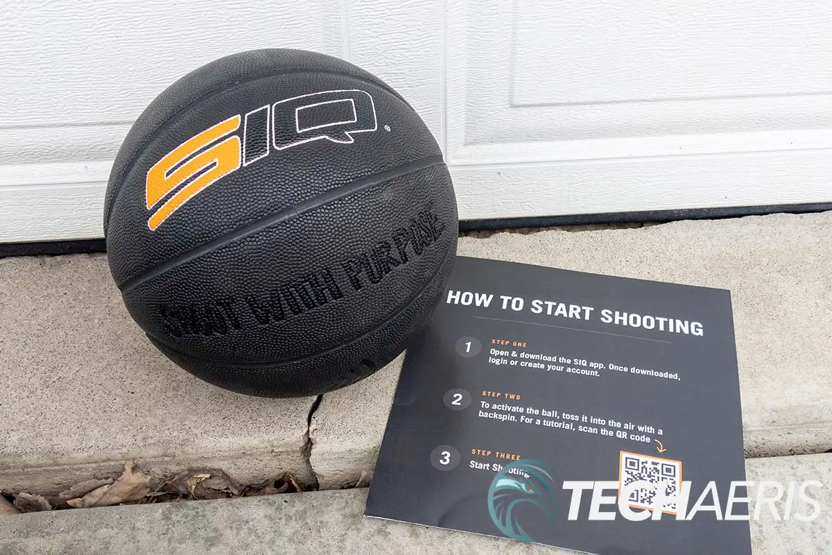 What's included with the SIQ Basketball (black street ball shown)