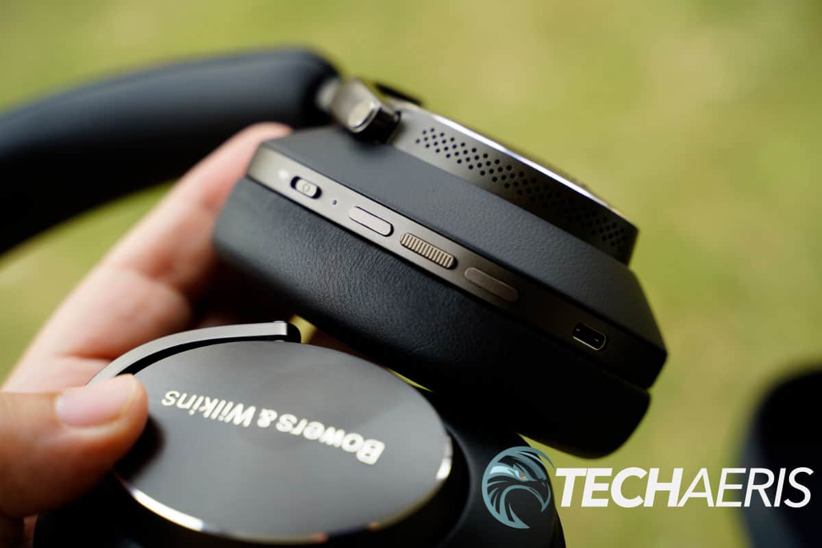 Bowers and Wilkins Px8