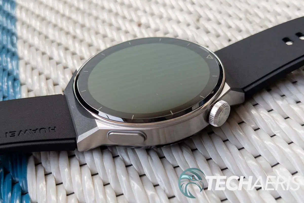The two buttons on the side of the Huawei Watch GT 3 Pro smartwatch