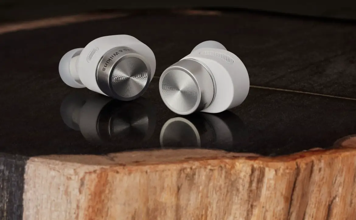 Bowers and Wilkins earbuds-min