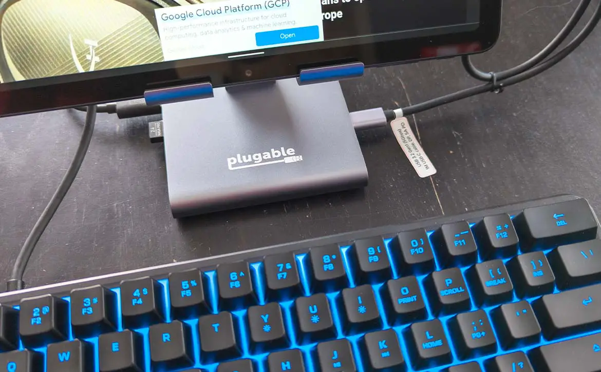The Plugable UDS-7IN1 USB-C Phone Stand Docking Station