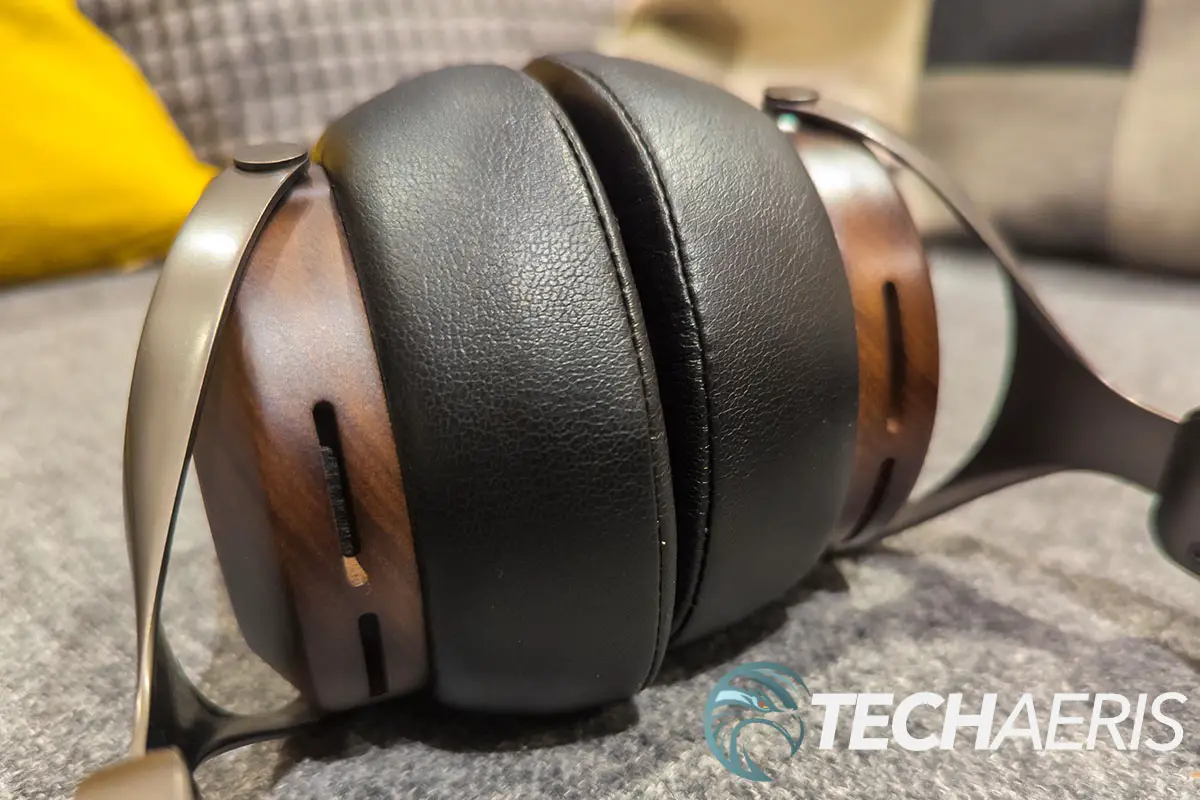 The top of the leather ear pads on the SIVGA Robin Hi-Fi wired headphones