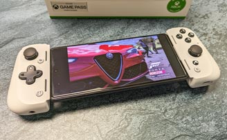The Razer Kishi V2 Pro Android (Xbox) mobile game controller