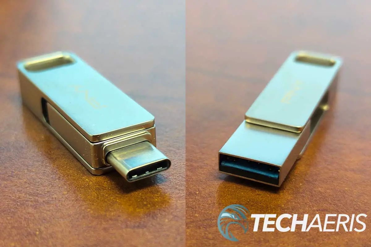 The USB-C and USB-A ends on the PNY Duo Link USB 3.2 Type-C Dual Flash Drive