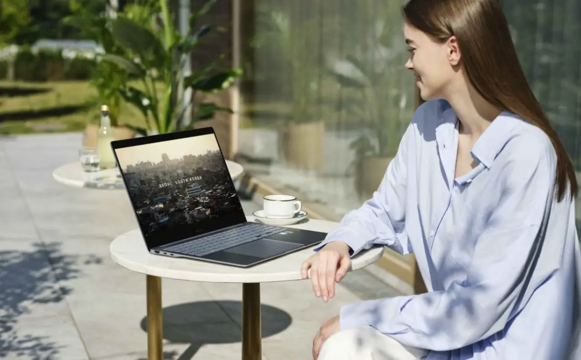 The GalaxyBook4 Edge is now available for purchase