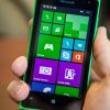 Microsoft-Lumia-435-Review-Held