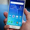 Samsung-Galaxy-S6-Review-Front-Held