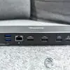 Takılabilir UD-768PDZ USB-C Üçlü Ekran Yerleştirme İstasyonunun arkasındaki bağlantı noktaları